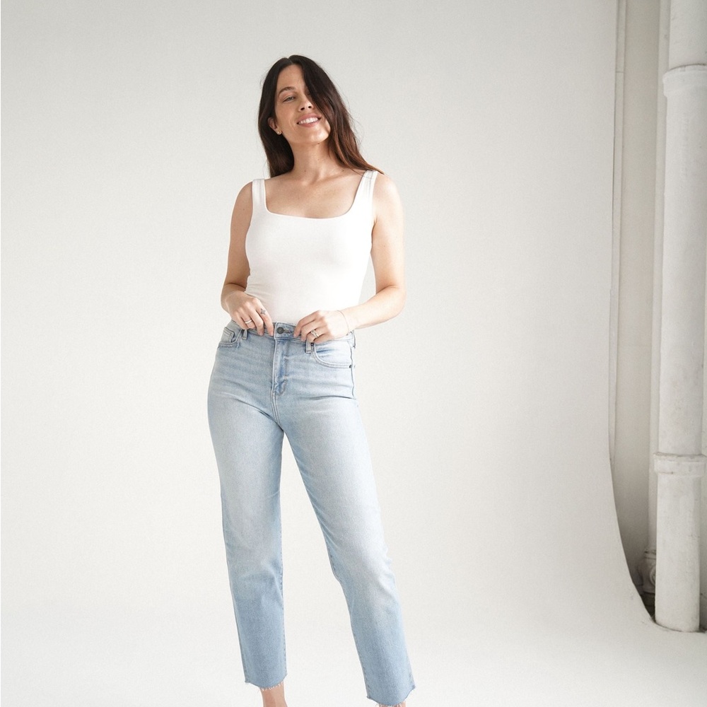 Carly Jean Los Angeles Chrissy Jeans – Classic Denim – Size 0 – Light Wash